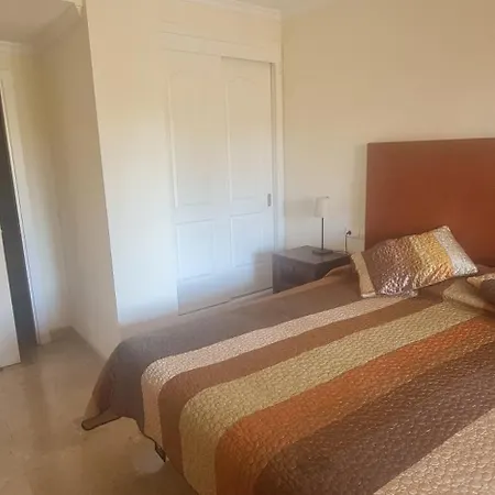 Апартаменты Luxury Two Bedroom In Quiet Neighborhood Малага